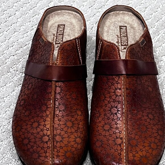 Pikolinos Granada Clog - Picture 1 of 6